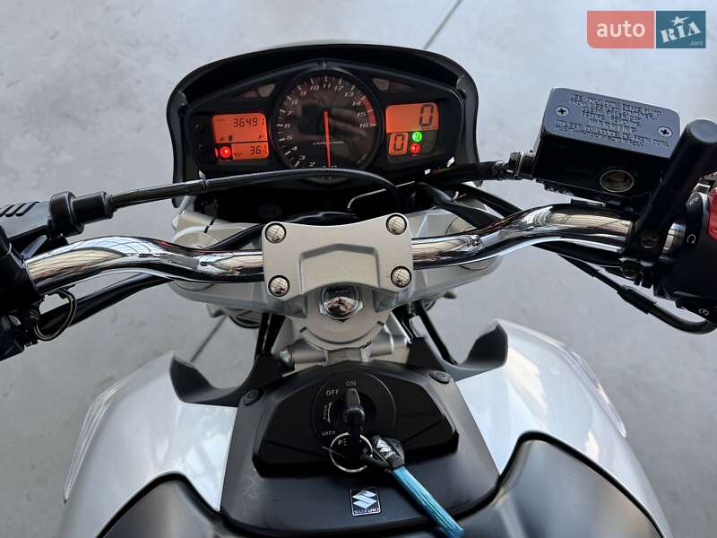 Мотоцикл Без обтікачів (Naked bike) Suzuki GSR 600 2006 в Хмельницькому