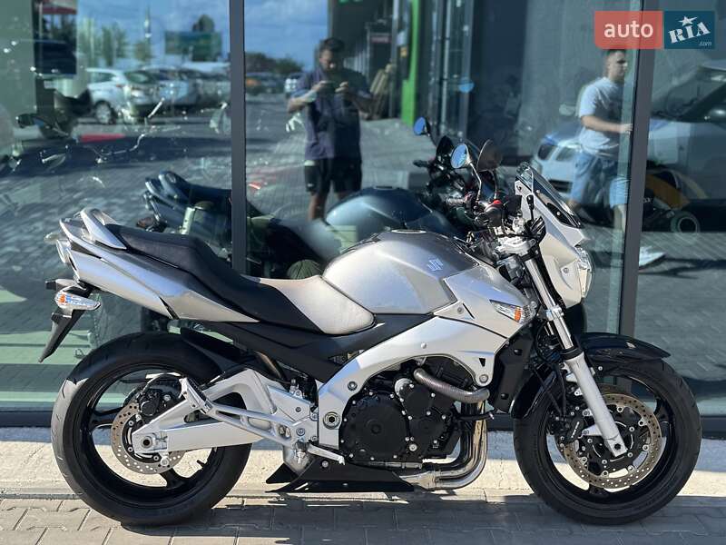 Suzuki GSR 600 2006