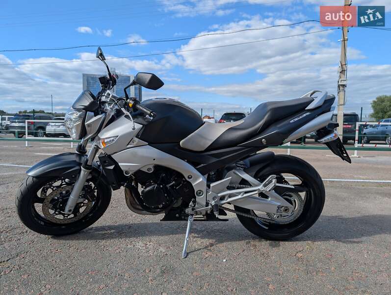 Мотоцикл Без обтекателей (Naked bike) Suzuki GSR 600 2007 в 