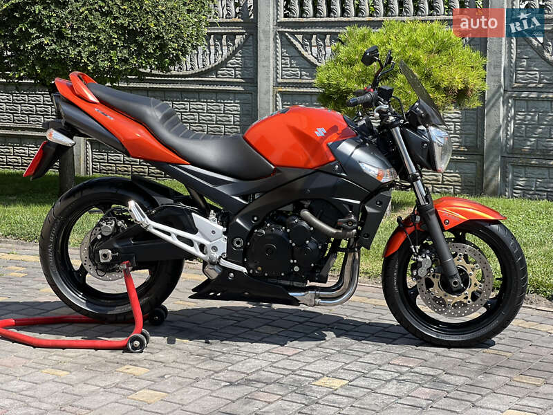 Suzuki GSR 600 2009