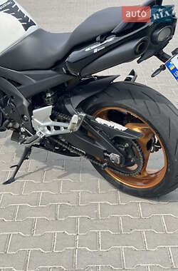Мотоцикл Без обтекателей (Naked bike) Suzuki GSR 600 2010 в 