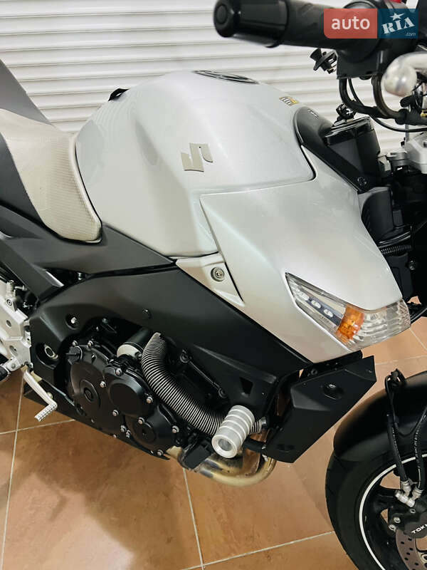Мотоцикл Без обтекателей (Naked bike) Suzuki GSR 600 2008 в Киеве