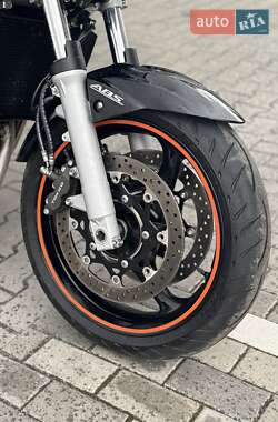 Мотоцикл Без обтекателей (Naked bike) Suzuki GSR 600 2007 в  фото 17 Мотоцикл Без обтекателей (Naked bike) Suzuki GSR 600 2007 в