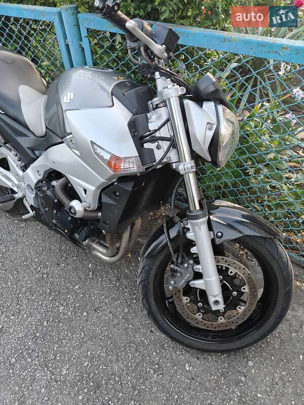 Мотоцикл Без обтекателей (Naked bike) Suzuki GSR 600 2006 в Красилове фото 3 Мотоцикл Без обтекателей (Naked bike) Suzuki GSR 600 2006 в Красилове