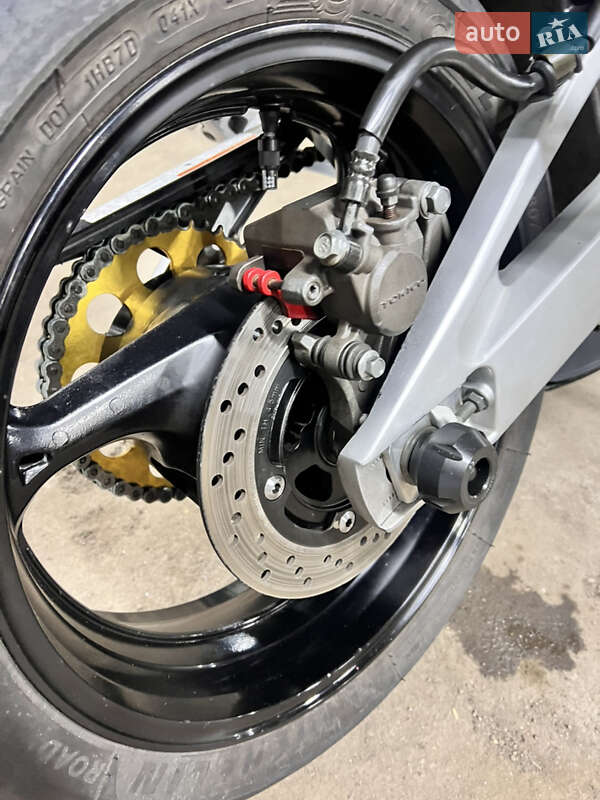 Мотоцикл Без обтікачів (Naked bike) Suzuki GSR 600 2009 в Житомирі фото 5 Мотоцикл Без обтікачів (Naked bike) Suzuki GSR 600 2009 в Житомирі