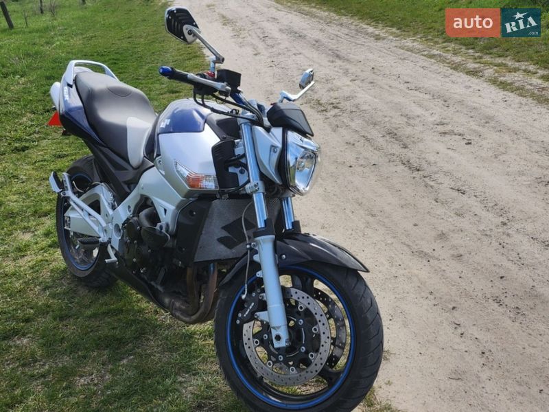 Suzuki GSR 600 2006