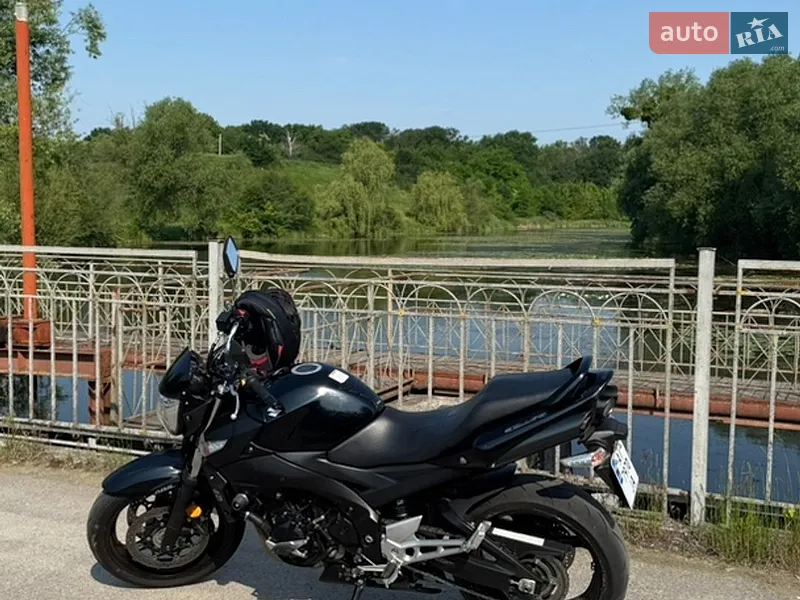 Suzuki GSR 600 2010