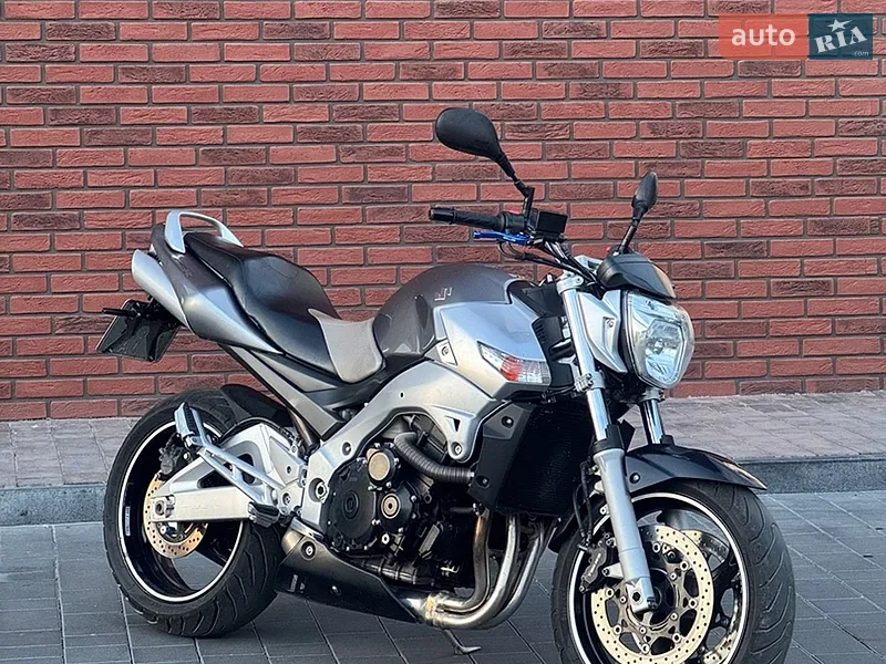 Suzuki GSR 600 2006