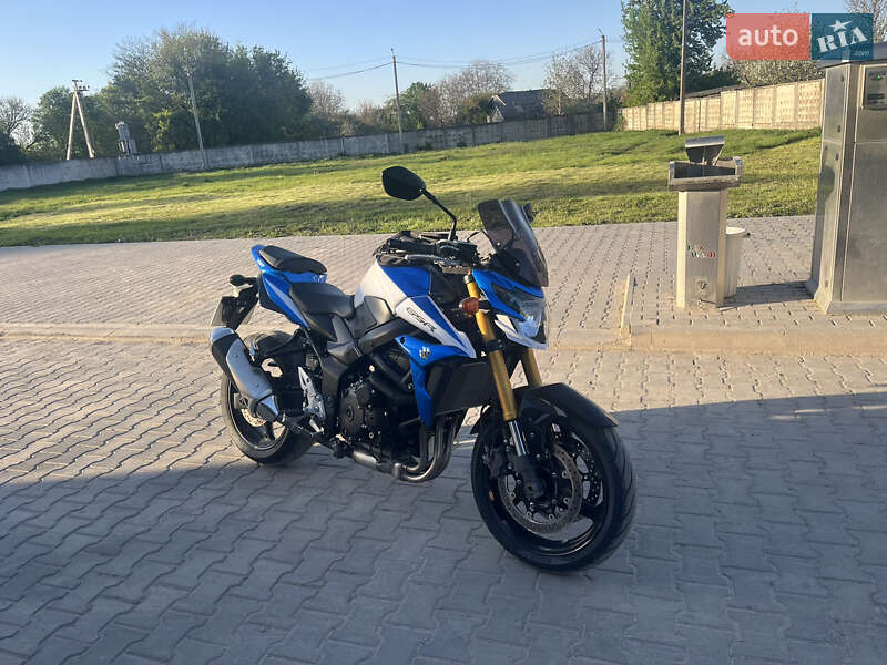 Мотоцикл Спорт-туризм Suzuki GSR 750 2015 в 