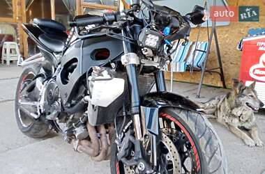 Спортбайк Suzuki GSR 750 2011 в 