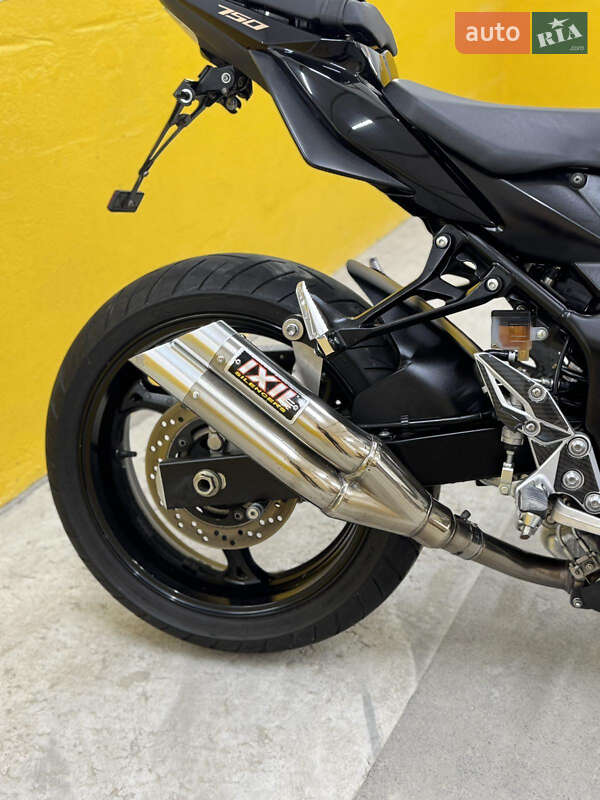 Мотоцикл Без обтекателей (Naked bike) Suzuki GSR 750 2012 в Киеве