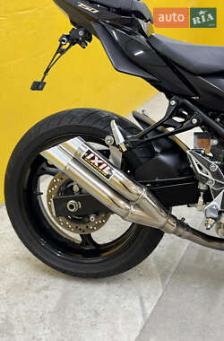 Мотоцикл Без обтекателей (Naked bike) Suzuki GSR 750 2012 в 