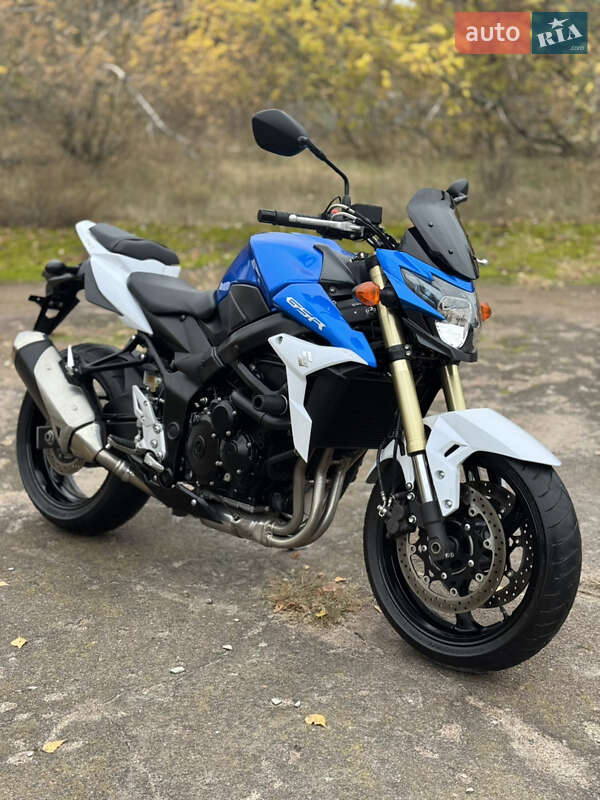Suzuki GSR 750 2013