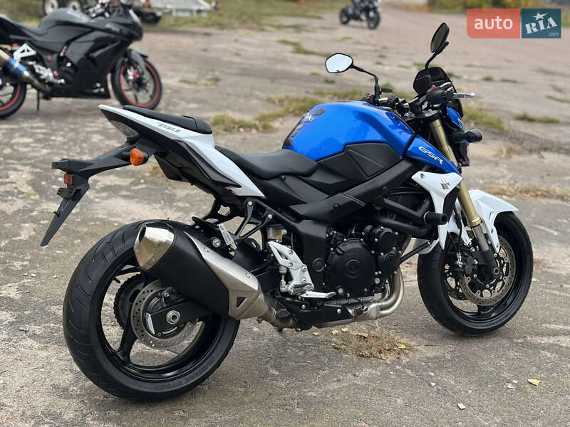 Мотоцикл Без обтекателей (Naked bike) Suzuki GSR 750 2013 в Сновске