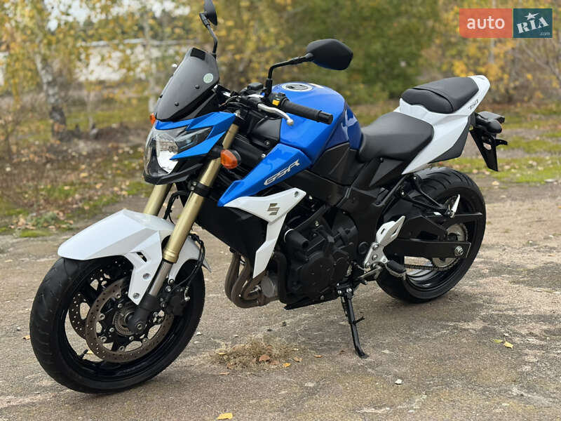 Мотоцикл Без обтекателей (Naked bike) Suzuki GSR 750 2013 в Сновске