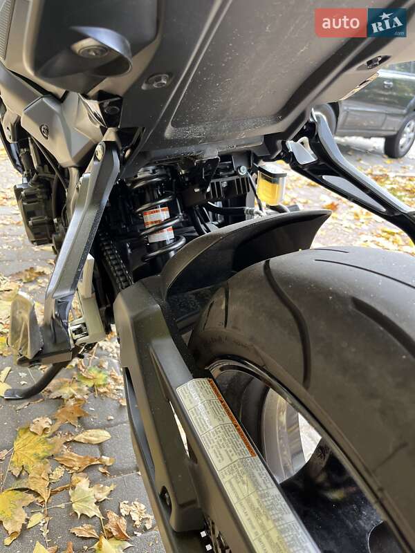 Спортбайк Suzuki GSR 750 2012 в Запорожье фото 5 Спортбайк Suzuki GSR 750 2012 в Запорожье