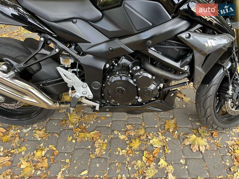 Спортбайк Suzuki GSR 750 2012 в Запорожье фото 7 Спортбайк Suzuki GSR 750 2012 в Запорожье