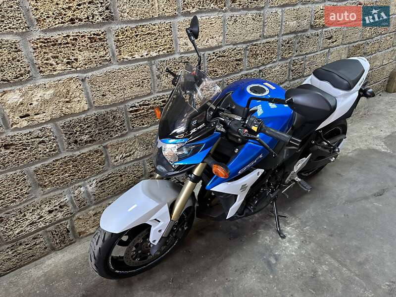 Мотоцикл Без обтекателей (Naked bike) Suzuki GSR 750 2013 в Одессе фото 5 Мотоцикл Без обтекателей (Naked bike) Suzuki GSR 750 2013 в Одессе