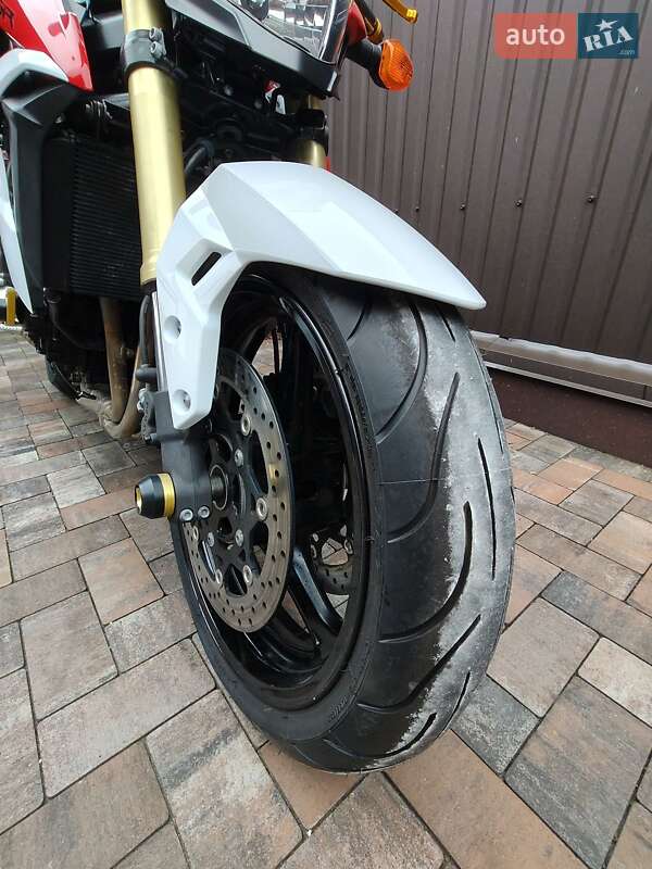 Мотоцикл Без обтекателей (Naked bike) Suzuki GSR 750 2016 в Белогородке фото 7 Мотоцикл Без обтекателей (Naked bike) Suzuki GSR 750 2016 в Белогородке