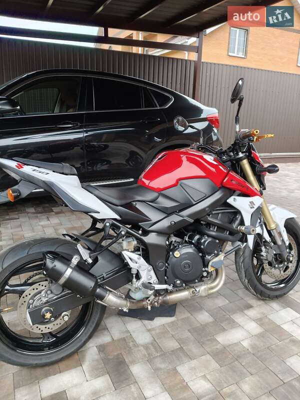 Мотоцикл Без обтекателей (Naked bike) Suzuki GSR 750 2016 в Белогородке фото 27 Мотоцикл Без обтекателей (Naked bike) Suzuki GSR 750 2016 в Белогородке