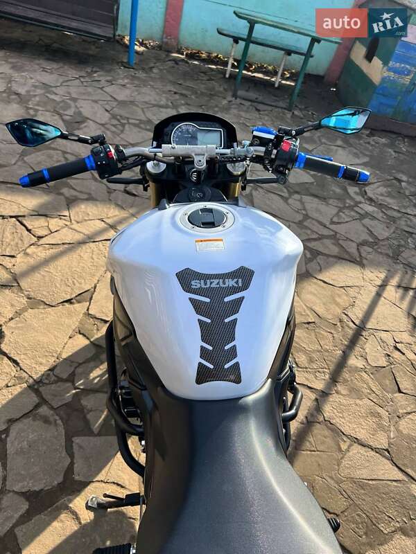 Мотоцикл Без обтекателей (Naked bike) Suzuki GSR 750 2012 в Харькове фото 9 Мотоцикл Без обтекателей (Naked bike) Suzuki GSR 750 2012 в Харькове