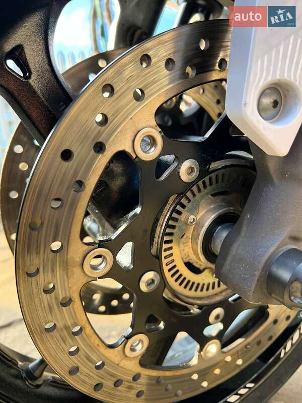 Мотоцикл Без обтекателей (Naked bike) Suzuki GSR 750 2012 в Харькове фото 25 Мотоцикл Без обтекателей (Naked bike) Suzuki GSR 750 2012 в Харькове