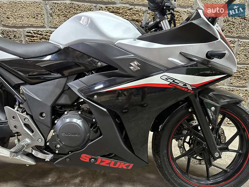 Спортбайк Suzuki GSX 250R 2023 в Одессе