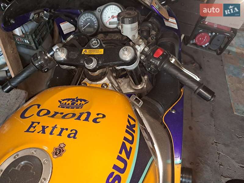 Спортбайк Suzuki GSX 600F 2000 в Обухове