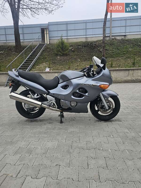 Мотоцикл Спорт-туризм Suzuki GSX 750F Katana 2005 в Тернополе