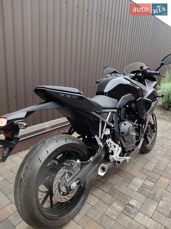Спортбайк Suzuki GSX 8R 2023 в Білогородці фото 13 Спортбайк Suzuki GSX 8R 2023 в Білогородці