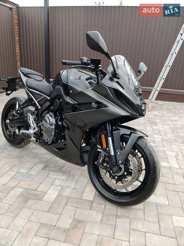 Спортбайк Suzuki GSX 8S 2023 в Білогородці фото 3 Спортбайк Suzuki GSX 8S 2023 в Білогородці