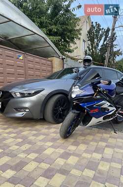 Спортбайк Suzuki GSX-R 1000 2006 в 