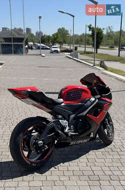 Спортбайк Suzuki GSX-R 1000 2006 в 