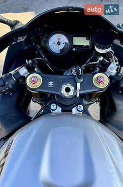 Спортбайк Suzuki GSX-R 1000 2004 в 