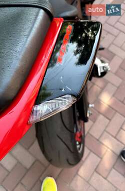 Спортбайк Suzuki GSX-R 1000 2006 в 