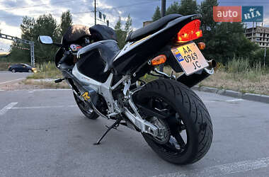 Спортбайк Suzuki GSX-R 1000 2002 в 