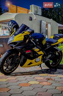 Спортбайк Suzuki GSX-R 1000 2008 в 