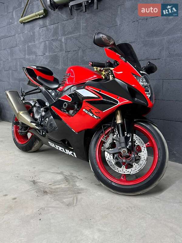 Спортбайк Suzuki GSX-R 1000 2005 в Кременчуге фото 2 Спортбайк Suzuki GSX-R 1000 2005 в Кременчуге