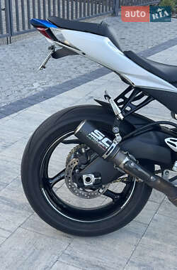 Спортбайк Suzuki GSX-R 1000 2014 в 
