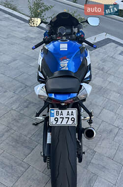 Спортбайк Suzuki GSX-R 1000 2014 в 