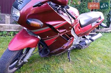 Спортбайк Suzuki GSX-R 1100 1996 в 