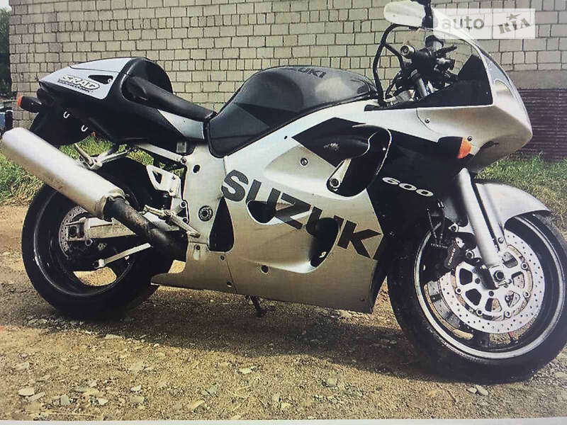 Спортбайк Suzuki GSX-R 600 1999 в 