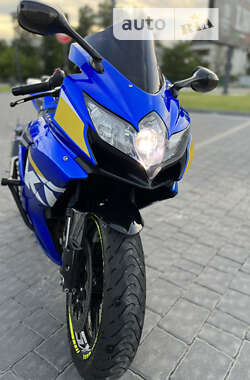 Спортбайк Suzuki GSX-R 600 2007 в 