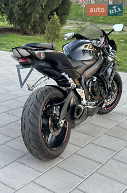 Мотоцикл Багатоцільовий (All-round) Suzuki GSX-R 600 2007 в 
