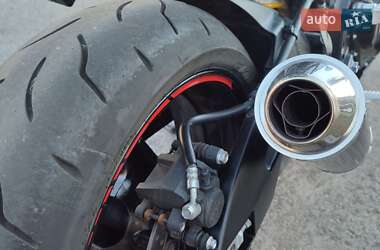 Спортбайк Suzuki GSX-R 600 2010 в 