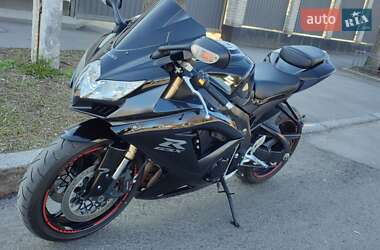 Спортбайк Suzuki GSX-R 600 2010 в 