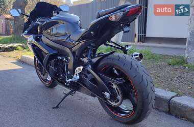 Спортбайк Suzuki GSX-R 600 2010 в 