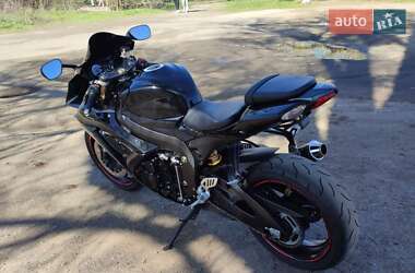 Спортбайк Suzuki GSX-R 600 2010 в 