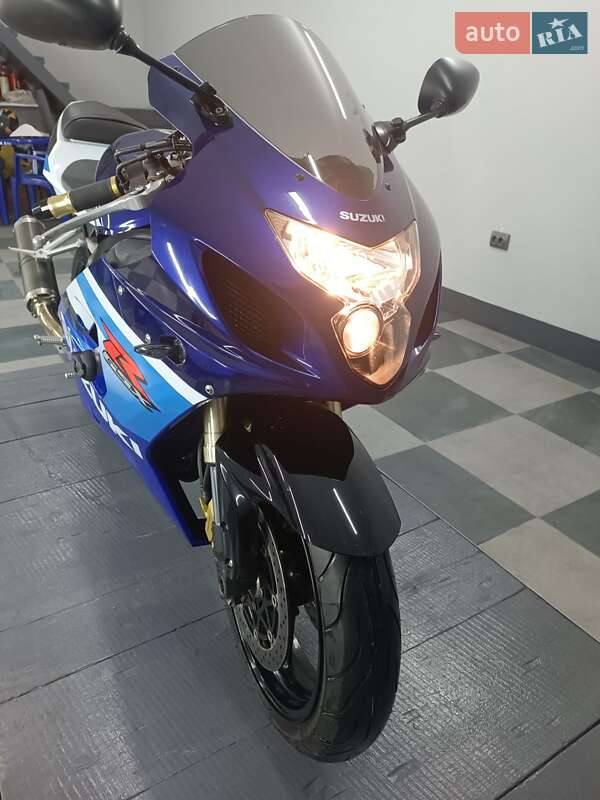 Спортбайк Suzuki GSX-R 600 2006 в Черновцах