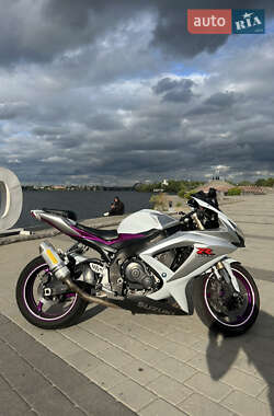 Спортбайк Suzuki GSX-R 600 2006 в 